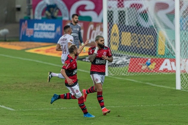 Sempre perigoso, Gabigol marcou dois gols em dois minutos para o Flamengo