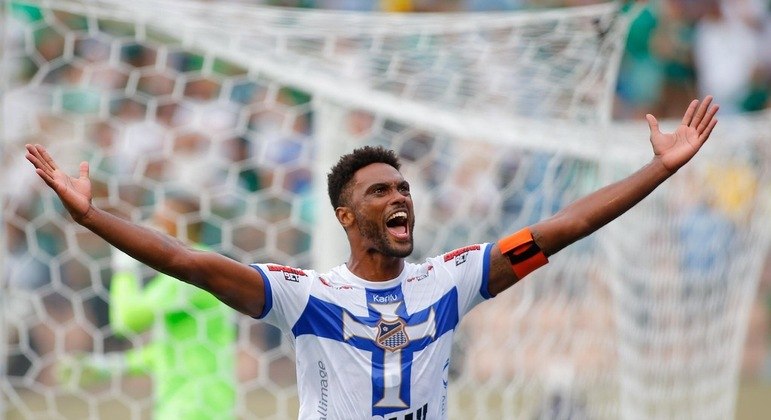 Bruno Mezenga ainda n&atilde;o sabe onde vai atuar na sequ&ecirc;ncia da temporada