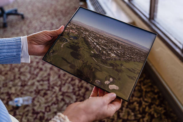 O proprietário anterior havia planejado vender o campo para uma incorporadora de moradias, mas foi impedido pela recessão de 2008, de acordo com Lisa Stratton, diretora de gerenciamento de ecossistemas do Centro Cheadle para Biodiversidade e Restauração Ecológica, pertencente à universidade, que administra o terreno. A universidade contou com a ajuda da Trust for Public Land, que comprou a propriedade por US$ 7 milhões em 2013 e a doou à instituição