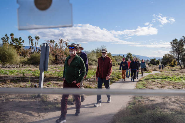 O grupo espera adquirir mais campos de golfe em Palm Springs, que, apesar de estar em um deserto, abriga muitos campos. 'Quando a terra se vai, é para sempre, uma vez que se constroem condomínios, mas, quando você a salva, ela é salva para sempre. Não se pode colocar um preço nisso', disse Garrison