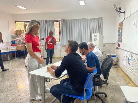 Candidata ao senado pelo DF, Rosilene Corrêa, do PT, no colégio Marista, em Águas Claras