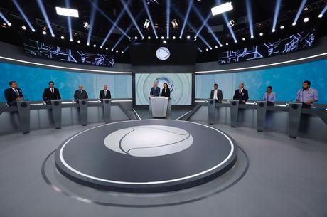 Oito candidatos participaram do debate presidencial