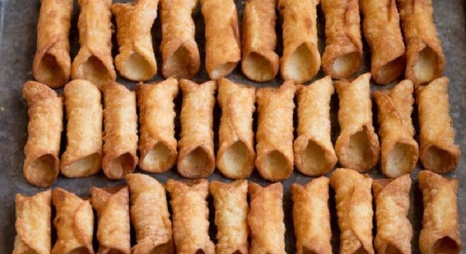 Cannoli: história, curiosidades e receita do doce italiano