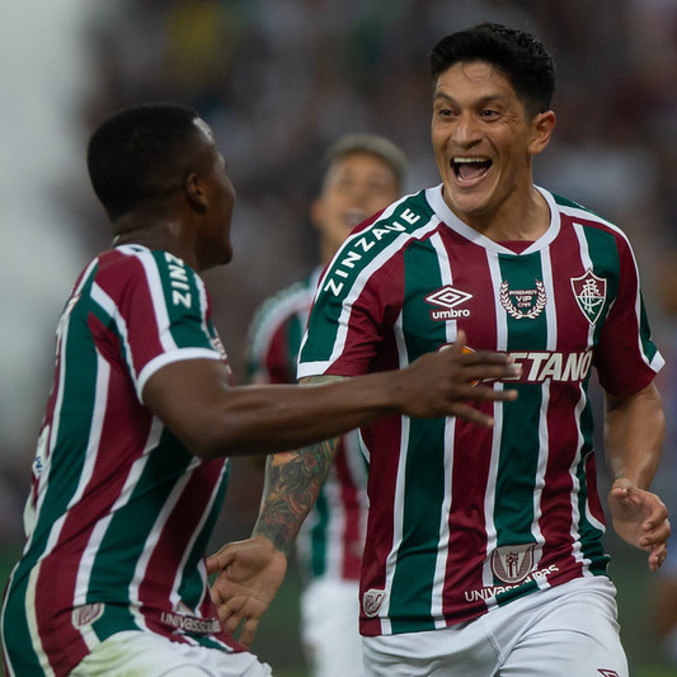 Cano comemorando gol durante o duelo entre Fluminense e Cruzeiro, pela Copa do Brasil
