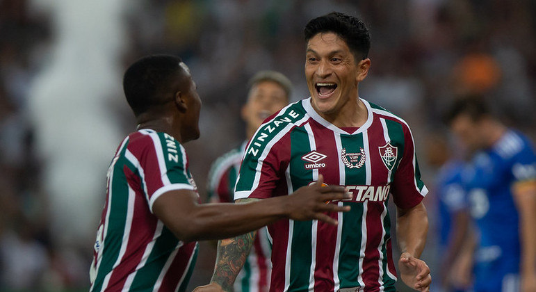 Cano comemorando gol durante o duelo entre Fluminense e Cruzeiro, pela Copa do Brasil