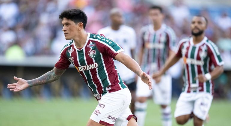 German Cano, do Fluminense, comemora um de seus gol durante partida contra o Volta Redonda no est&aacute;dio Maracan&atilde; pelo campeonato Carioca

