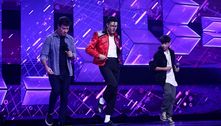 Fã de Michael Jackson faz os passos do Rei do Pop ao lado de Rodrigo Teaser e Faro