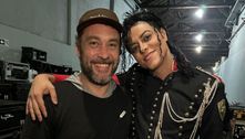 "Espetáculo mágico": Juninho Bill prestigia show de Rodrigo Teaser