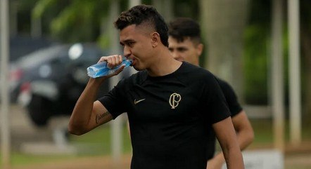 Cantillo sequer vem ficando no banco de reservas do Corinthians