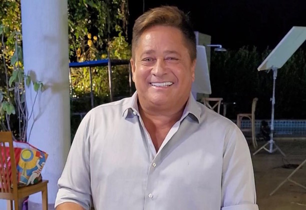 Leonardo iniciou a carreira musical ao lado do irmão, Luís José Costa, o Leandro. A dupla sertaneja conquistou o país, mas Leonardo teve de seguir carreira solo após a morte do irmão, que abalou os fãs e causou comoção nacional na época. Com anos na estrada, o artista já vendeu mais de 35 milhões de discos e acumula sucessos