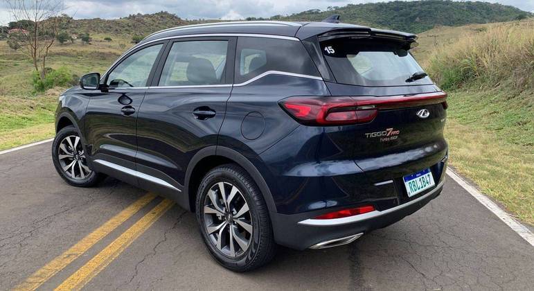 Modelo conta com rodas de liga leve de 18 polegadas