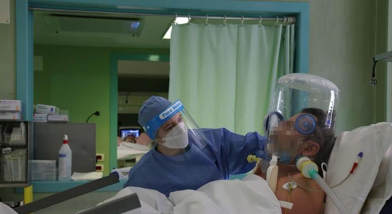 Capacetes tem sido muito utilizados em pacientes com covid-19