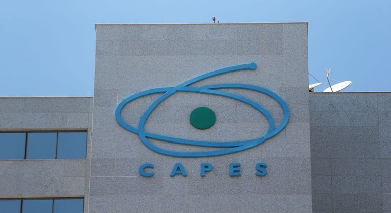 Capes oferece prêmio de R$ 5 mil para estudantes universitários – Notícias