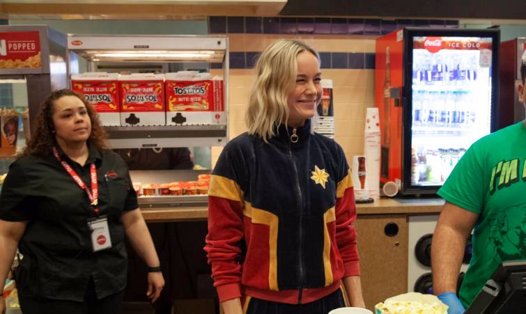 Brie Larson, a 'Capitã Marvel', invade cinemas e surpreende fãs - Entretenimento - R7 Famosos e TV