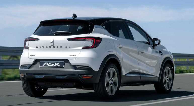 Lanternas traseiras são parecidas com o Captur
