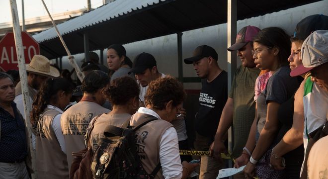 Caravana de migrantes na cidade de Suchiate, no México