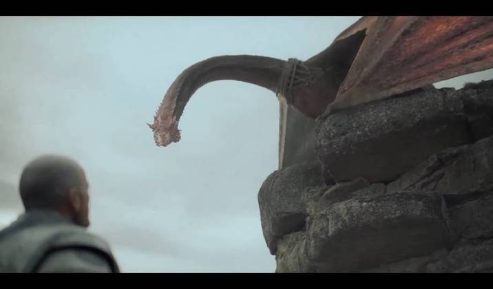 Caraxes - Começando pela própria “Casa do Dragão”, Caraxes já é um dos dragões mais marcantes da série. Ele pertence ao Daemon Targaryen(Matt Smith), tem como características as escamas avermelhadas e o corpo esguio.