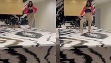 Cardi B impressiona ao parecer minúscula enquanto desfila sobre nova ilha gigante da cozinha dela