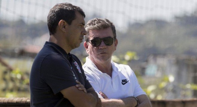 Carille vive seu pior momento no comando alvinegro