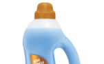  Carinho.

Libera uma fragrância clássica com toque de
conforto, ideal para toda a família. Disponível em três
tamanhos: 500ml, 1L e 5L. 
