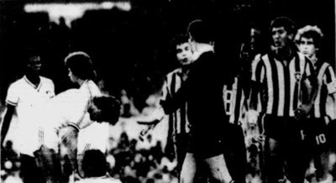 Carioca de 1980 - Fluminense 4 x 0 Botafogo: O Tricolor mantém a sina de golear o Glorioso. Nesta partida, Cláudio Adão brilhou marcando dois gols. Gilberto e Zezé também balançaram as redes. 