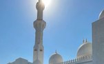 Para se visitar uma mesquita, local sagrado para os mulçumanos, a mulher precisa se cobrir toda 