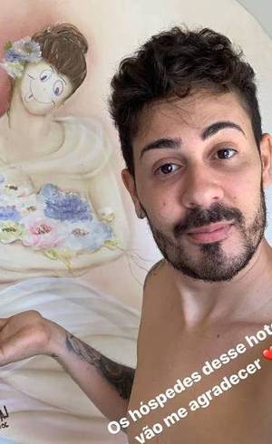 Carlinhos fez rosto na pintura