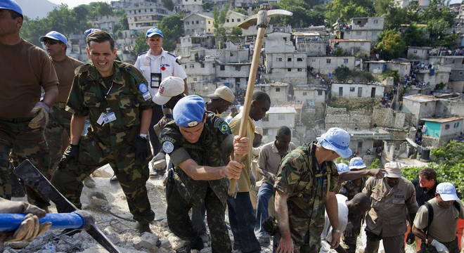 No Haiti, general comandado 12 mil homens numa missão de 'manutenção de estabilidade'