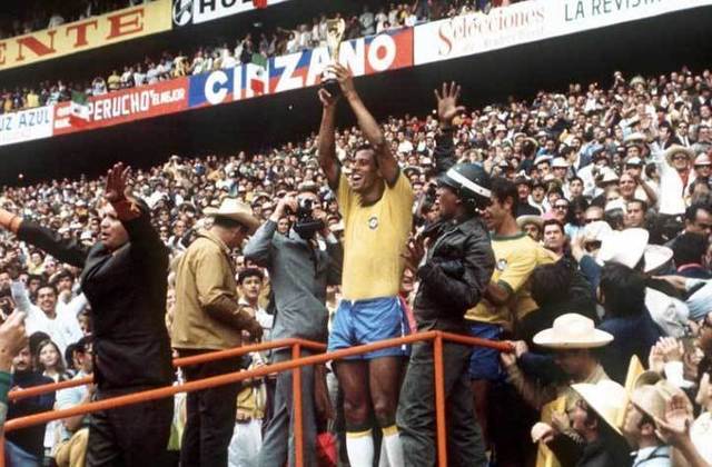 Carlos Alberto - Última Copa do Mundo: 1970 / Idade: 26 anos.