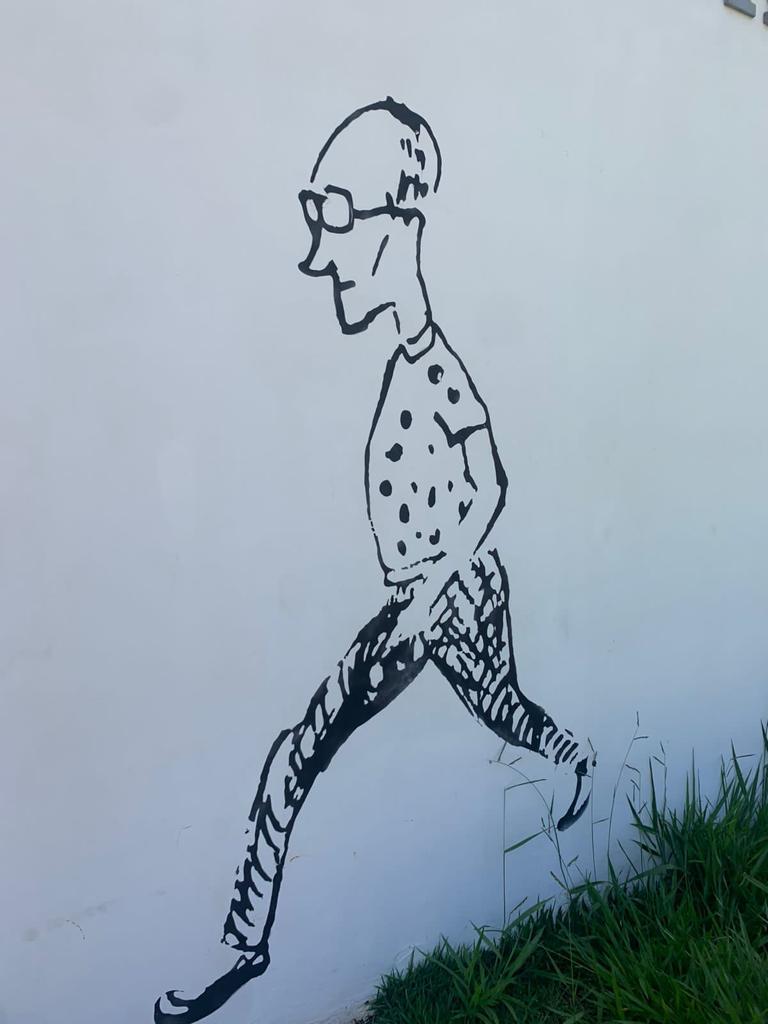 Memorial em Itabira tem desenhos de Drummond feitos por ele mesmo (Priscilla de Paula / Record TV Minas)