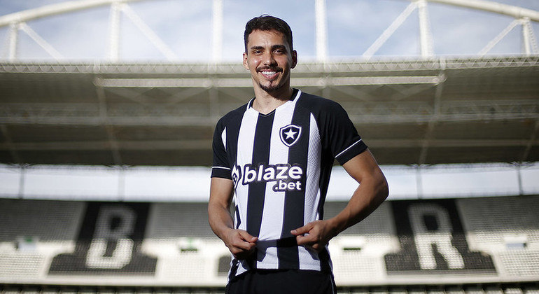 Eduardo assinou contrato com o Botafogo até o fim de 2024