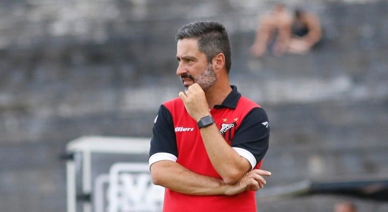 Carlos Pimentel, técnico do Ituano