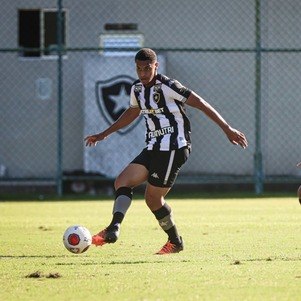 Carlos é um dos destaques das categorias de base do Botafogo