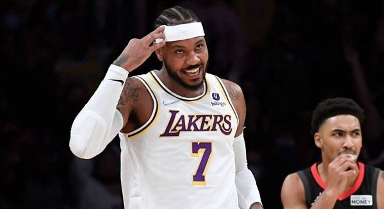 Carmelo AnthonyAstro da NBA, o jogador do Los Angeles Lakers se tornou um dos maiores cestinhas da história do basquete. Aos 38 anos, o tricampeão olímpico anunciou a aposentadoria nas redes sociais. 