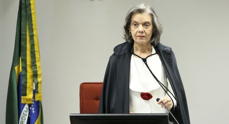A ministra do STF e do TSE Cármen Lúcia durante sessão