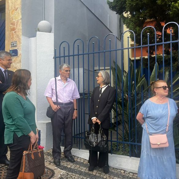 Carmen Lúcia espera na fila a sua vez de votar em Belo Horizonte