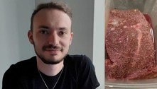 Moda bizarra da web: jovem come carne podre para ficar drogado
