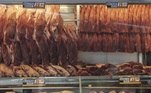 SP - AUMENTO-PREÇO-CARNE - GERAL - Fila em açougue em São Paulo (SP), neste sábado (14). A falta de chuva nos pastos, alta da demanda interna e das exportações para China fizeram o valor da carne bovina disparar no último mês. 14/12/2019 - Foto: MARCO AMBROSIO/FUTURA PRESS/FUTURA PRESS/ESTADÃO CONTEÚDO