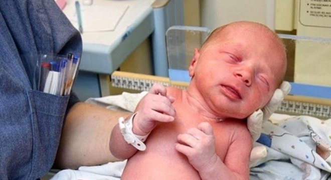 carol dantas neymar recem-nascido