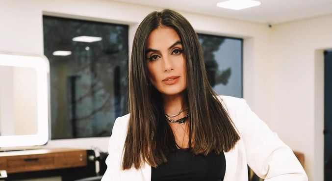 Carol Peixinho teve o celular e outros pertences levados pelos criminosos