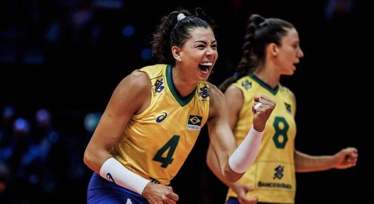 Carolina marcou oito pontos de bloqueio para a seleção brasileira