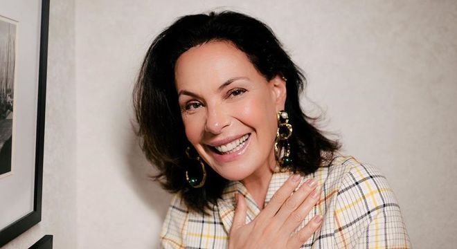 Carolina Ferraz prepara estreia no "Domingo Espetacular"