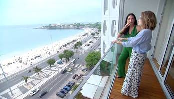 Carolina Ferraz apresenta nas entrevistas a mesma eficiência (Divulgação )