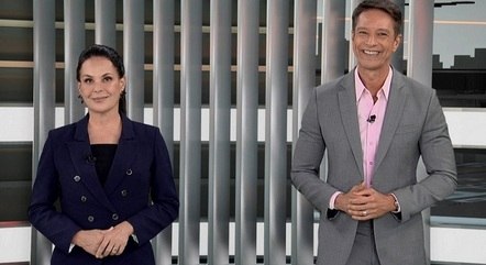 Carolina Ferrraz e Sergio Aguiar, apresentadores do "Domingo Espetacular"