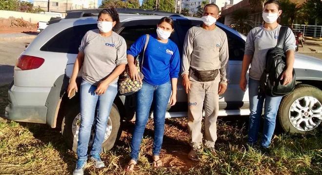 Da esq. p/ dir.: Eunice, Kátia, Natal e Lucélia que vão e voltam juntos ao trabalho
