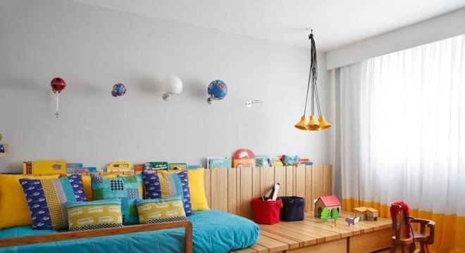 carpete de madeira quarto de menino izabela lessa