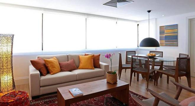 carpete de madeira sala de estar e jantar fernanda renner 