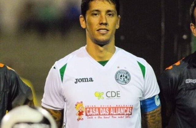 Carpini foi atleta profissional por mais de dez anos, atuando como volante e zagueiro. Dentro de campo, passou por diversos clubes, com destaque para Atlético Mineiro (entre 2007 e 2008), Bahia (entre 2009 e 2010) e Guarani (2014 e 2016).