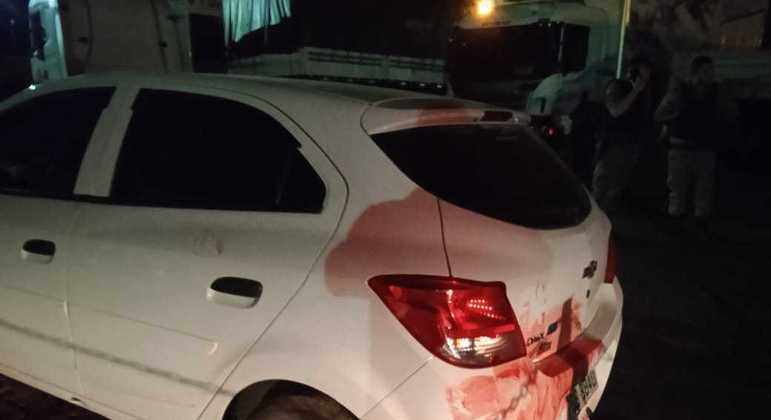 Mulher que teve o carro alvejado por policiais militares de Goiás, recebe alta.
