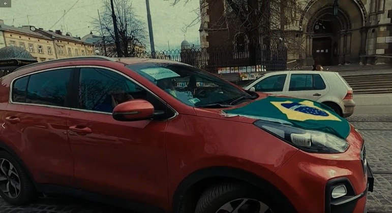 Carro do brasileiro Rodrigo Caires, voluntário na Ucrânia